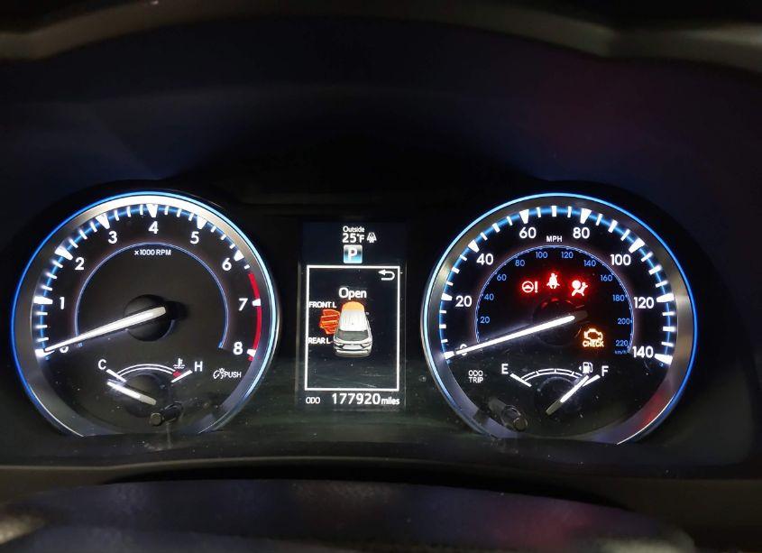 Photo 7 of 2015 Toyota Highlander XLE V6 (VIN 5TDJKRFH8FS178714)