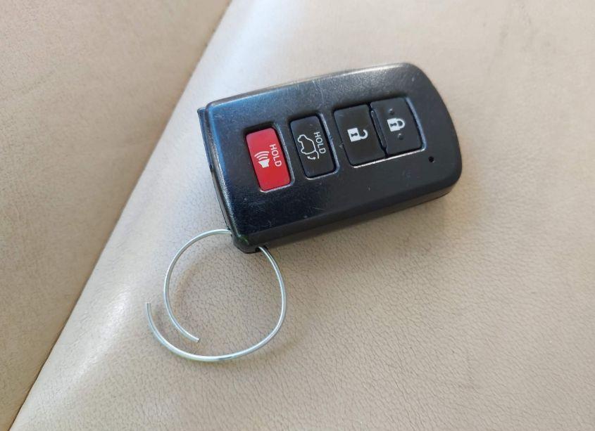 Photo 11 of 2015 Toyota Highlander XLE V6 (VIN 5TDJKRFH8FS196629)