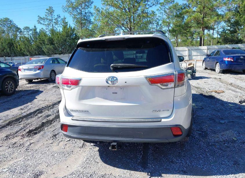 Photo 16 of 2015 Toyota Highlander XLE V6 (VIN 5TDJKRFH8FS196629)