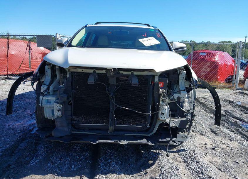 Photo 6 of 2015 Toyota Highlander XLE V6 (VIN 5TDJKRFH8FS196629)