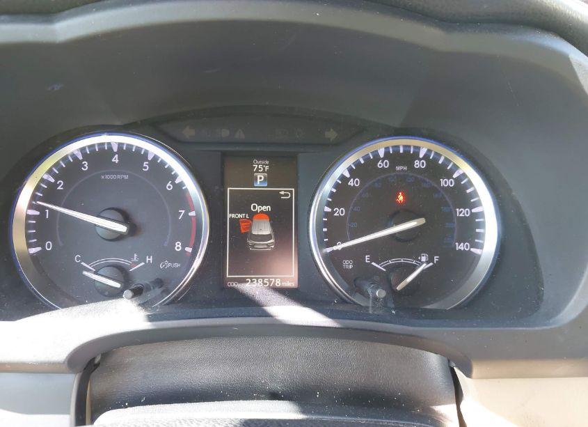 Photo 7 of 2015 Toyota Highlander XLE V6 (VIN 5TDJKRFH8FS196629)