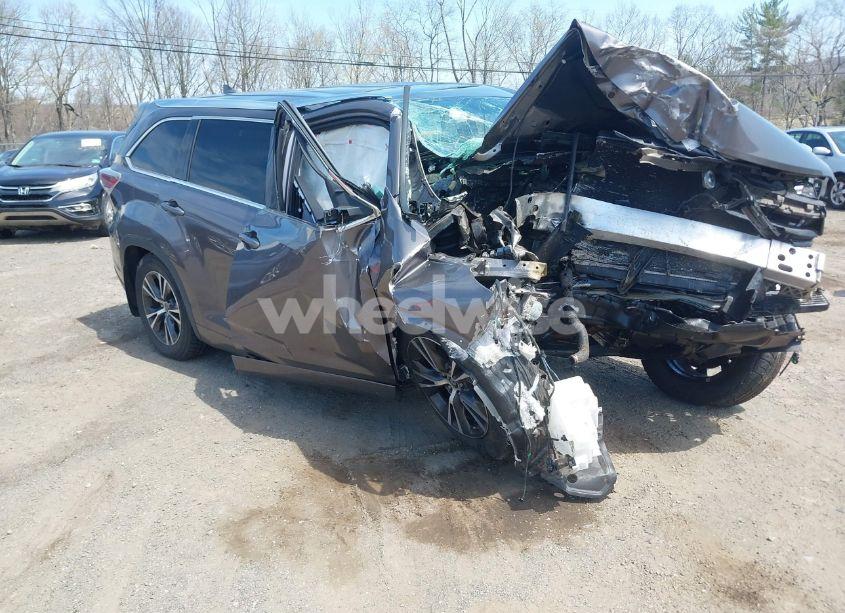 2016 Toyota Highlander XLE V6 (VIN 5TDJKRFH8GS231543) main photo