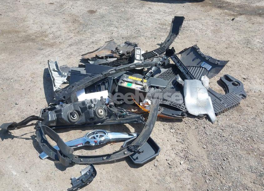 Photo 11 of 2016 Toyota Highlander XLE V6 (VIN 5TDJKRFH8GS231543)