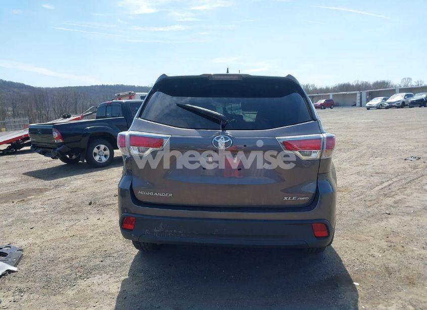 Photo 16 of 2016 Toyota Highlander XLE V6 (VIN 5TDJKRFH8GS231543)