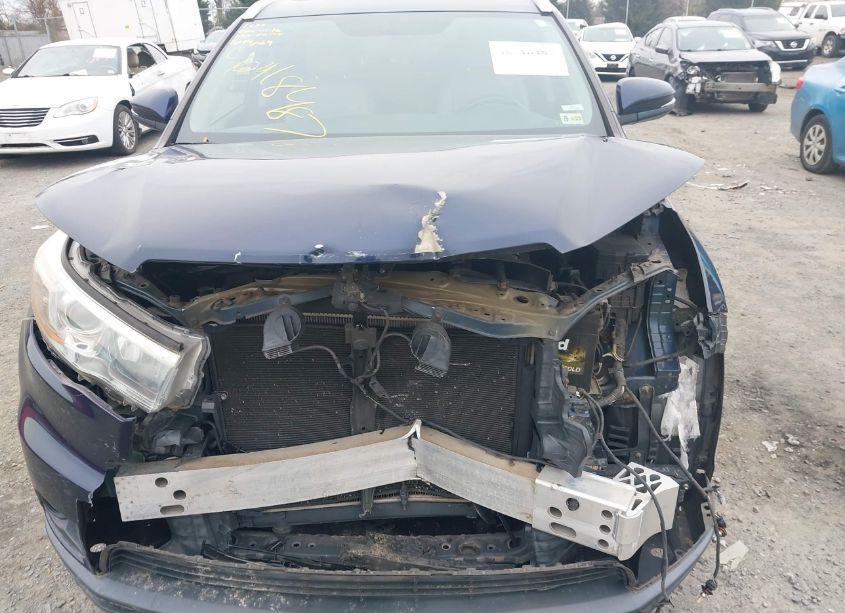 Photo 13 of 2016 Toyota Highlander XLE V6 (VIN 5TDJKRFH8GS233633)