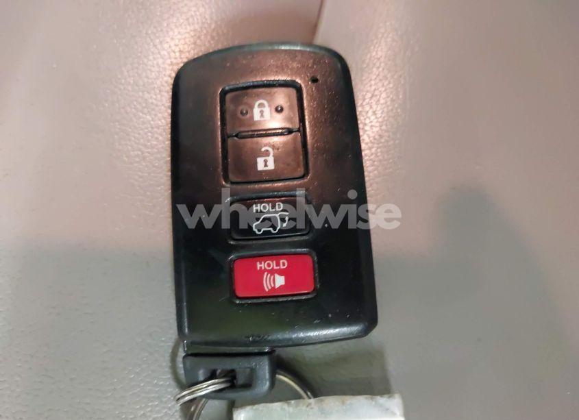 Photo 11 of 2016 Toyota Highlander XLE V6 (VIN 5TDJKRFH8GS242509)