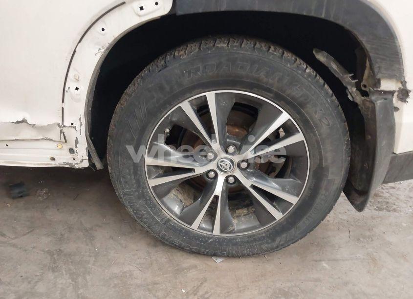 Photo 12 of 2016 Toyota Highlander XLE V6 (VIN 5TDJKRFH8GS242509)