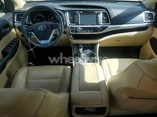 Photo 9 of 2016 TOYOTA HIGHLANDER XLE (VIN 5TDJKRFH8GS275901)