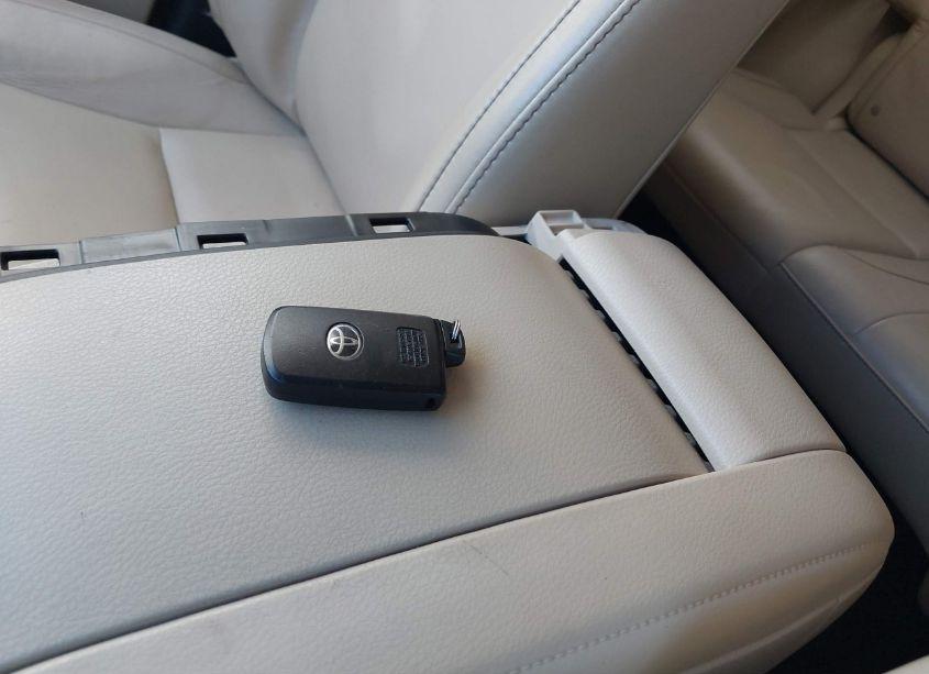 Photo 11 of 2016 Toyota Highlander XLE V6 (VIN 5TDJKRFH8GS296327)