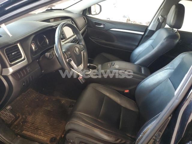 Photo 4 of 2016 TOYOTA HIGHLANDER XLE (VIN 5TDJKRFH8GS321288)