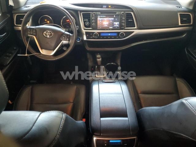 Photo 6 of 2016 TOYOTA HIGHLANDER XLE (VIN 5TDJKRFH8GS321288)
