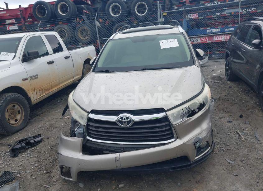 Photo 12 of 2014 Toyota Highlander XLE V6 (VIN 5TDJKRFH9ES026956)