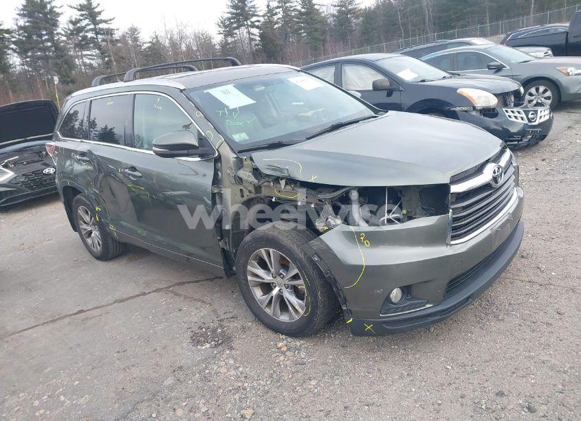 2015 Toyota Highlander XLE V6 (VIN 5TDJKRFH9FS104797) main photo
