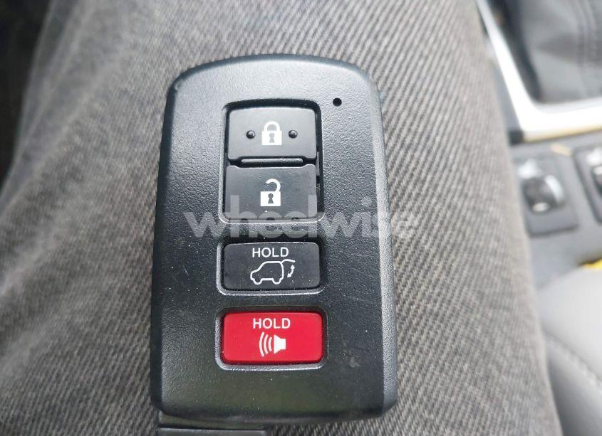 Photo 11 of 2015 Toyota Highlander XLE V6 (VIN 5TDJKRFH9FS104797)