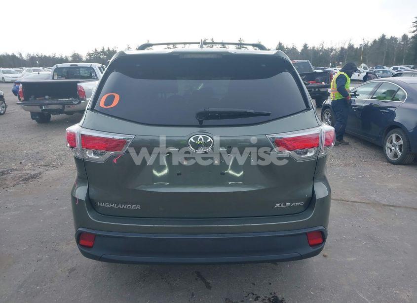 Photo 16 of 2015 Toyota Highlander XLE V6 (VIN 5TDJKRFH9FS104797)