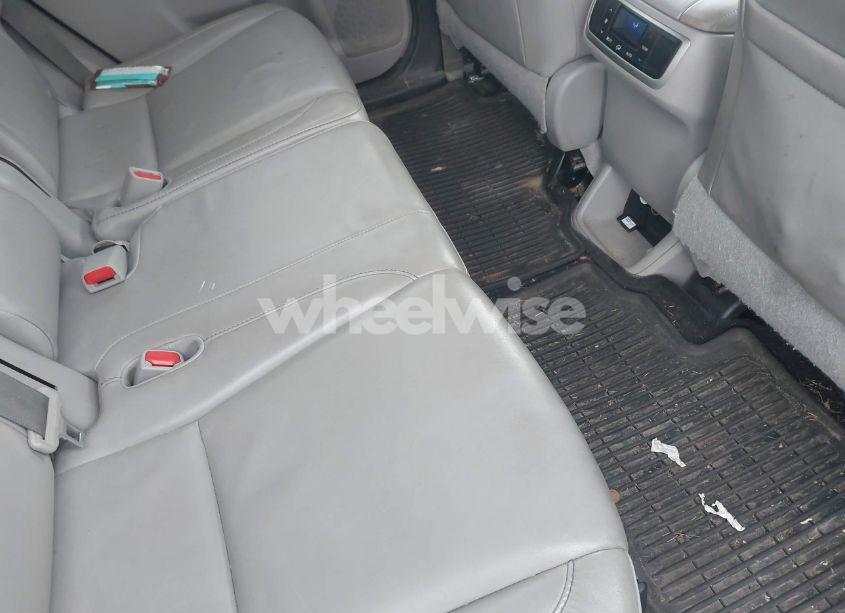 Photo 8 of 2015 Toyota Highlander XLE V6 (VIN 5TDJKRFH9FS104797)