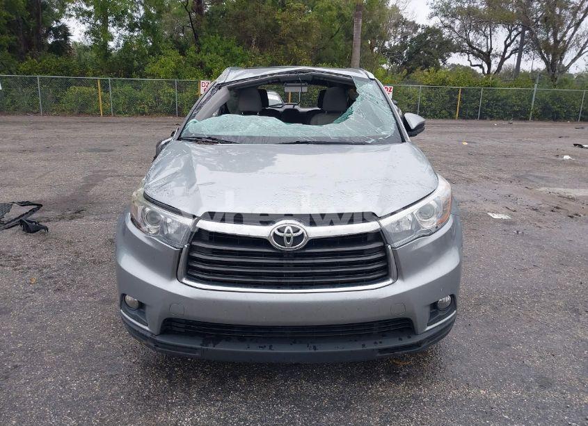 Photo 12 of 2015 Toyota Highlander XLE V6 (VIN 5TDJKRFH9FS172517)