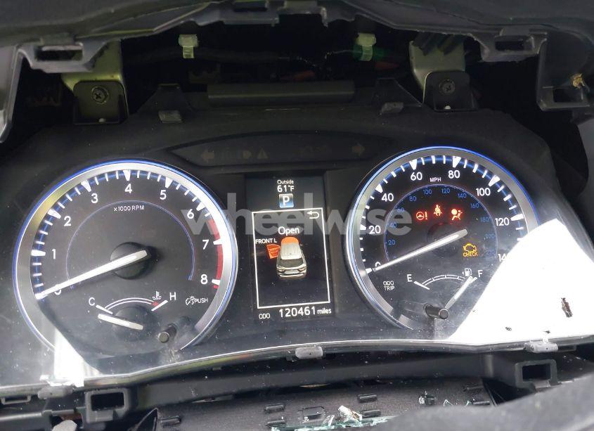 Photo 15 of 2015 Toyota Highlander XLE V6 (VIN 5TDJKRFH9FS172517)