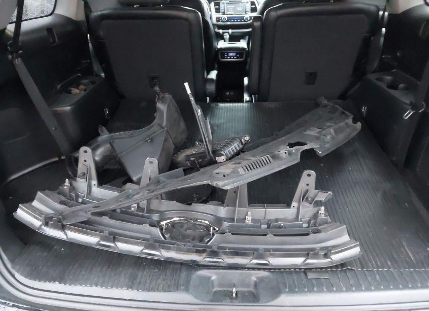 Photo 12 of 2015 Toyota Highlander XLE V6 (VIN 5TDJKRFH9FS184845)