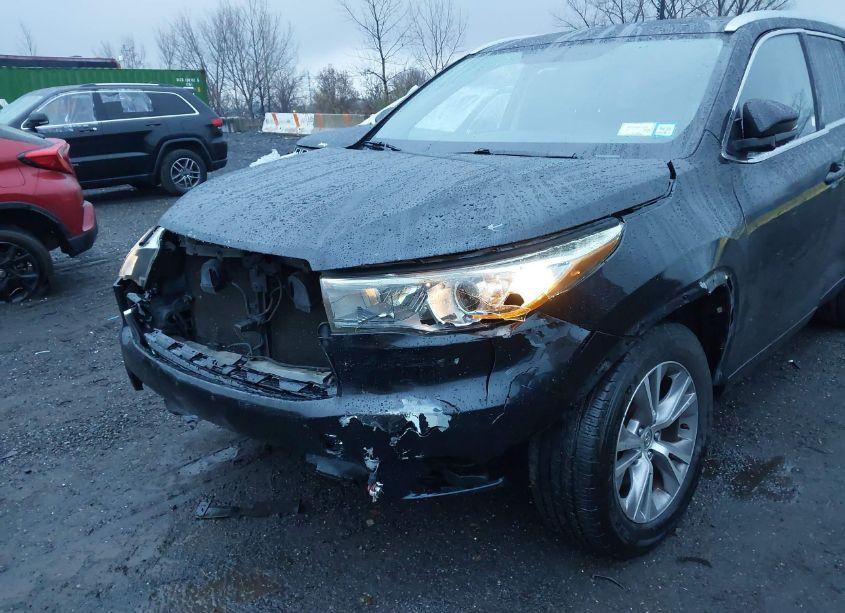 Photo 6 of 2015 Toyota Highlander XLE V6 (VIN 5TDJKRFH9FS184845)