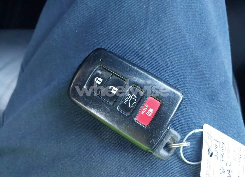 Photo 11 of 2015 Toyota Highlander XLE V6 (VIN 5TDJKRFH9FS208691)