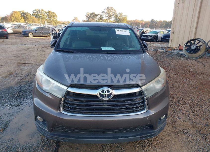 Photo 13 of 2015 Toyota Highlander XLE V6 (VIN 5TDJKRFH9FS208691)