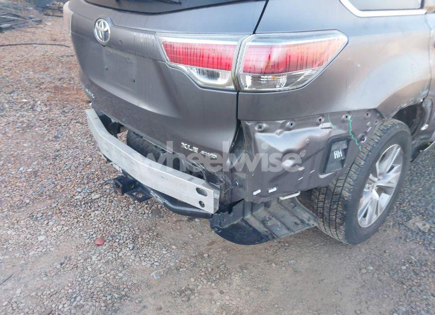 Photo 18 of 2015 Toyota Highlander XLE V6 (VIN 5TDJKRFH9FS208691)