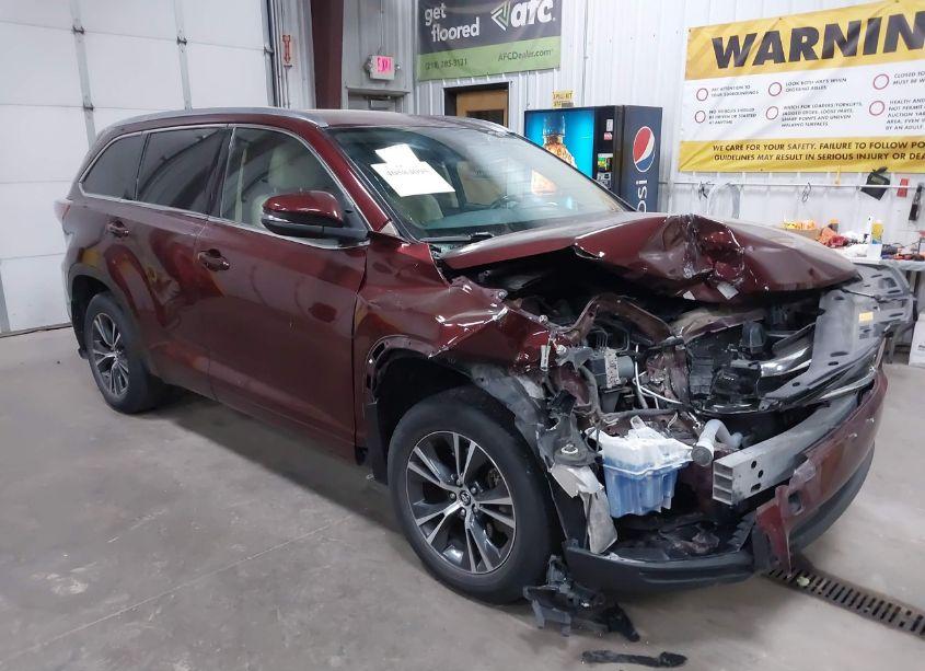 2016 Toyota Highlander XLE V6 (VIN 5TDJKRFH9GS227890) main photo