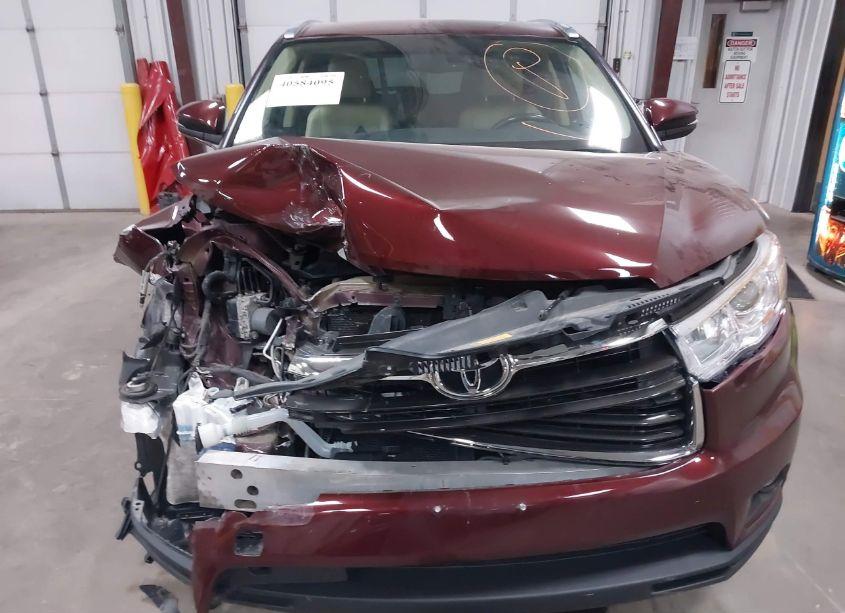 Photo 12 of 2016 Toyota Highlander XLE V6 (VIN 5TDJKRFH9GS227890)