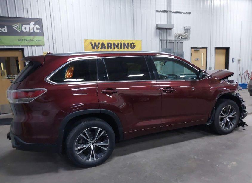 Photo 13 of 2016 Toyota Highlander XLE V6 (VIN 5TDJKRFH9GS227890)