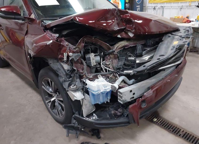 Photo 6 of 2016 Toyota Highlander XLE V6 (VIN 5TDJKRFH9GS227890)