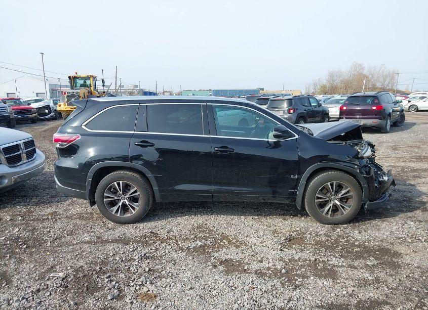Photo 13 of 2016 Toyota Highlander XLE V6 (VIN 5TDJKRFH9GS286566)