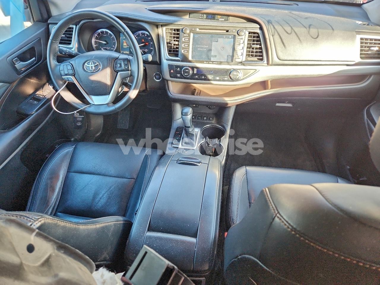 Photo 8 of 2016 TOYOTA HIGHLANDER XLE (VIN 5TDJKRFH9GS328301)