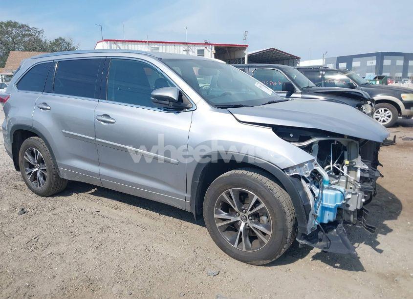 2016 Toyota Highlander XLE V6 (VIN 5TDJKRFH9GS354655) main photo