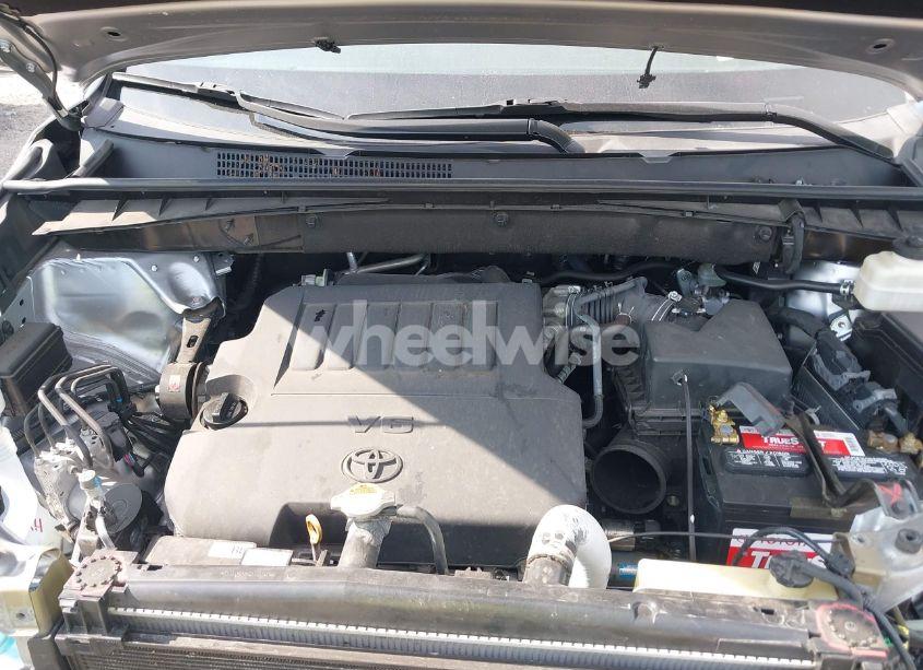 Photo 10 of 2016 Toyota Highlander XLE V6 (VIN 5TDJKRFH9GS354655)