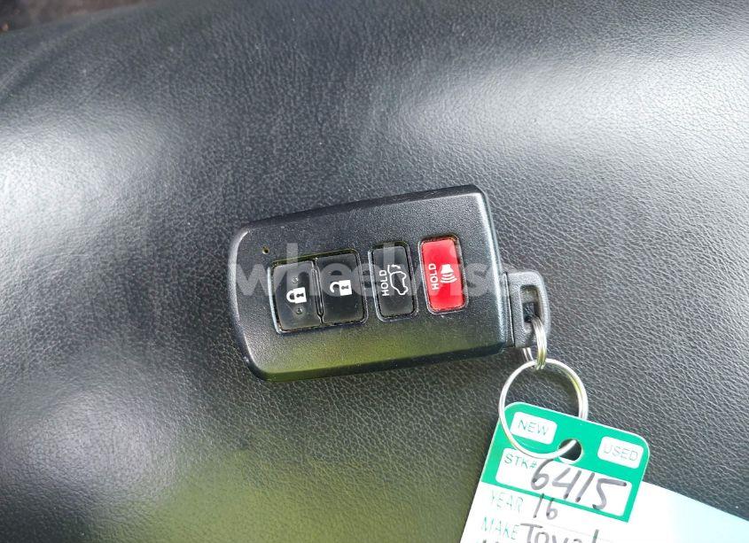 Photo 11 of 2016 Toyota Highlander XLE V6 (VIN 5TDJKRFH9GS354655)