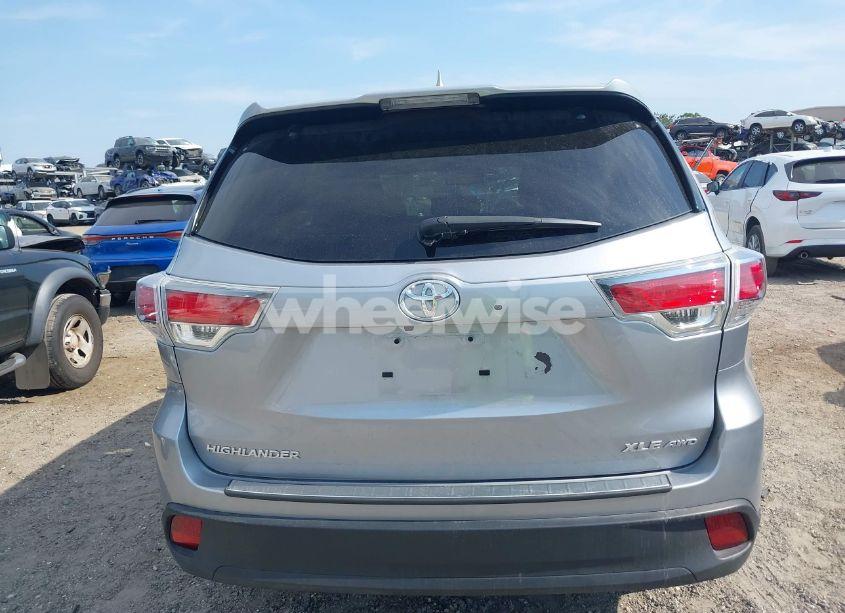 Photo 16 of 2016 Toyota Highlander XLE V6 (VIN 5TDJKRFH9GS354655)