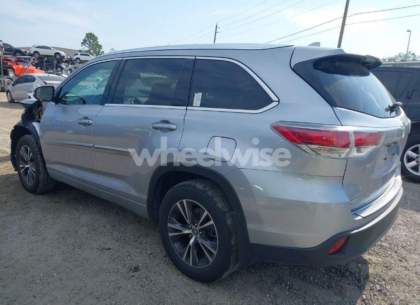 Photo 3 of 2016 Toyota Highlander XLE V6 (VIN 5TDJKRFH9GS354655)