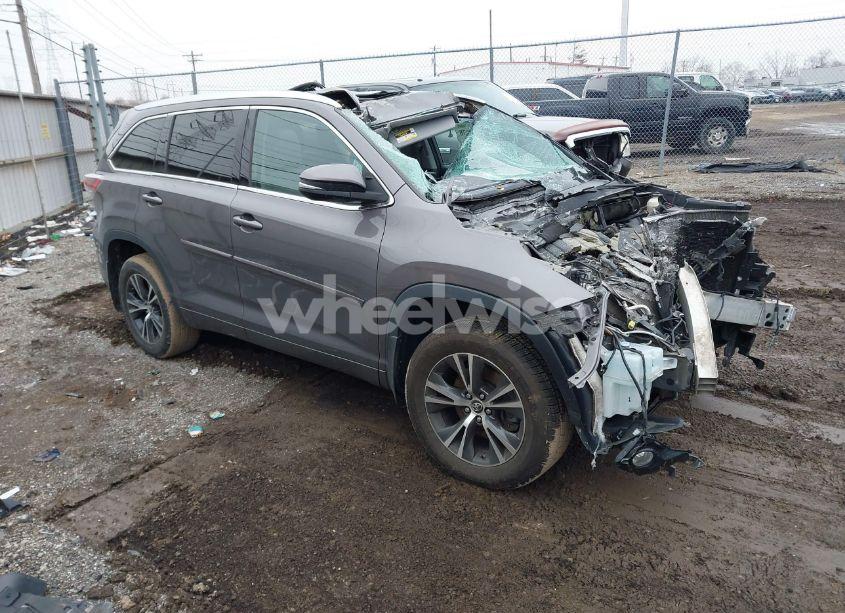 2016 Toyota Highlander XLE V6 (VIN 5TDJKRFH9GS505090) main photo