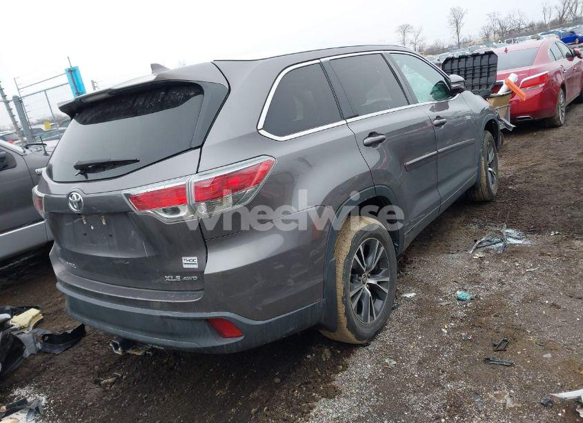 Photo 4 of 2016 Toyota Highlander XLE V6 (VIN 5TDJKRFH9GS505090)