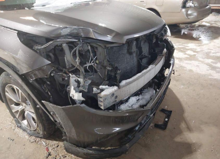 Photo 13 of 2014 Toyota Highlander XLE V6 (VIN 5TDJKRFHXES047508)