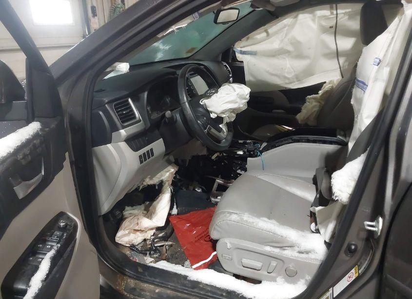 Photo 5 of 2014 Toyota Highlander XLE V6 (VIN 5TDJKRFHXES047508)