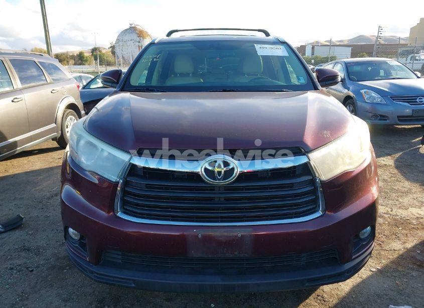 Photo 12 of 2015 Toyota Highlander XLE V6 (VIN 5TDJKRFHXFS185034)