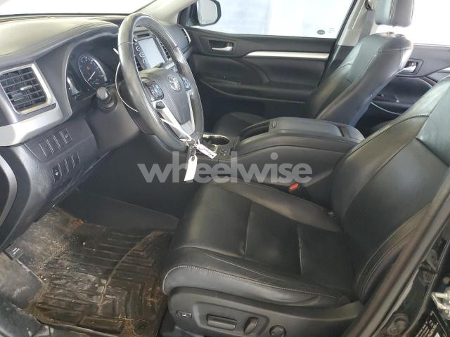 Photo 10 of 2016 TOYOTA HIGHLANDER XLE (VIN 5TDJKRFHXGS259750)