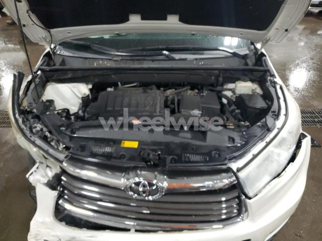 Photo 8 of 2016 TOYOTA HIGHLANDER XLE (VIN 5TDJKRFHXGS269162)