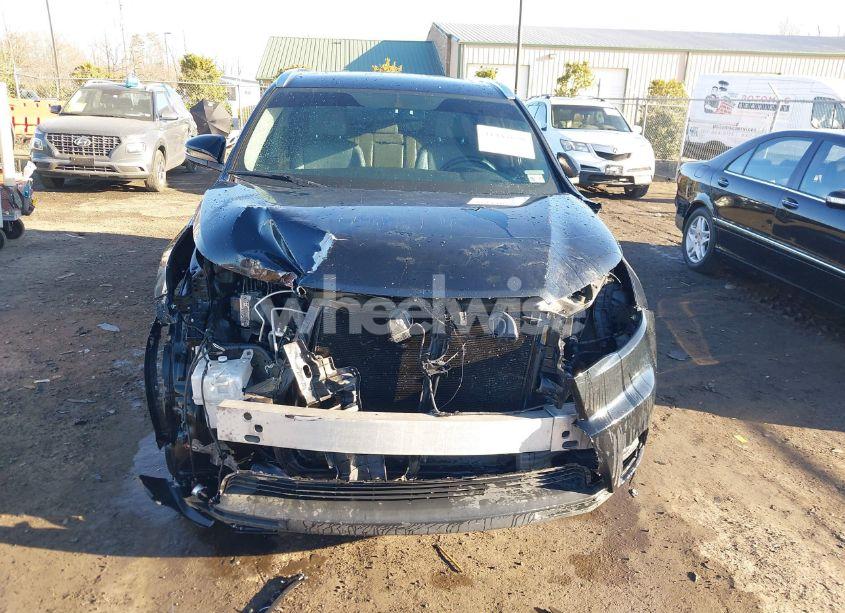 Photo 6 of 2016 Toyota Highlander XLE V6 (VIN 5TDJKRFHXGS272840)