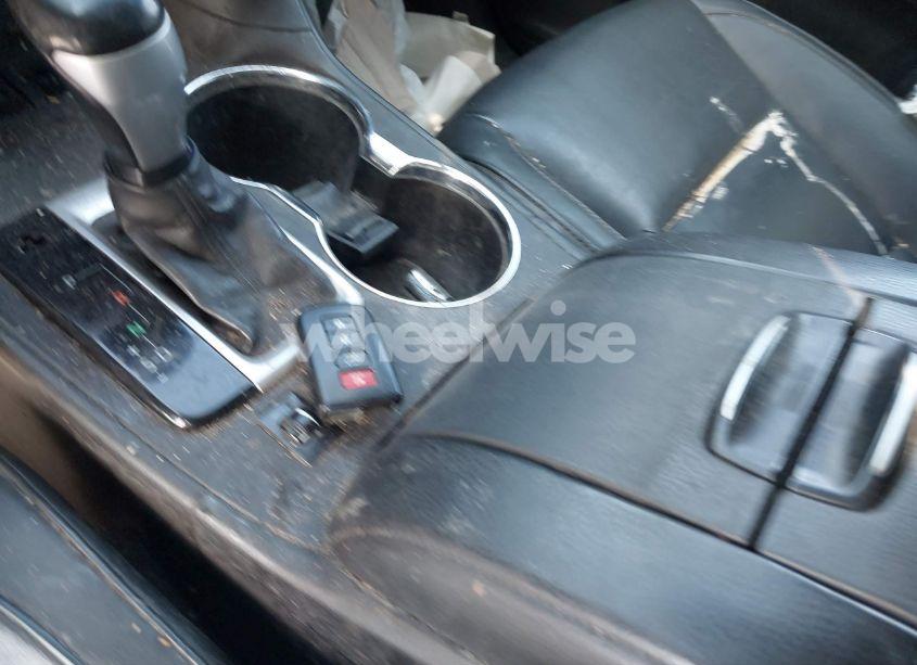 Photo 11 of 2016 Toyota Highlander XLE V6 (VIN 5TDJKRFHXGS322636)