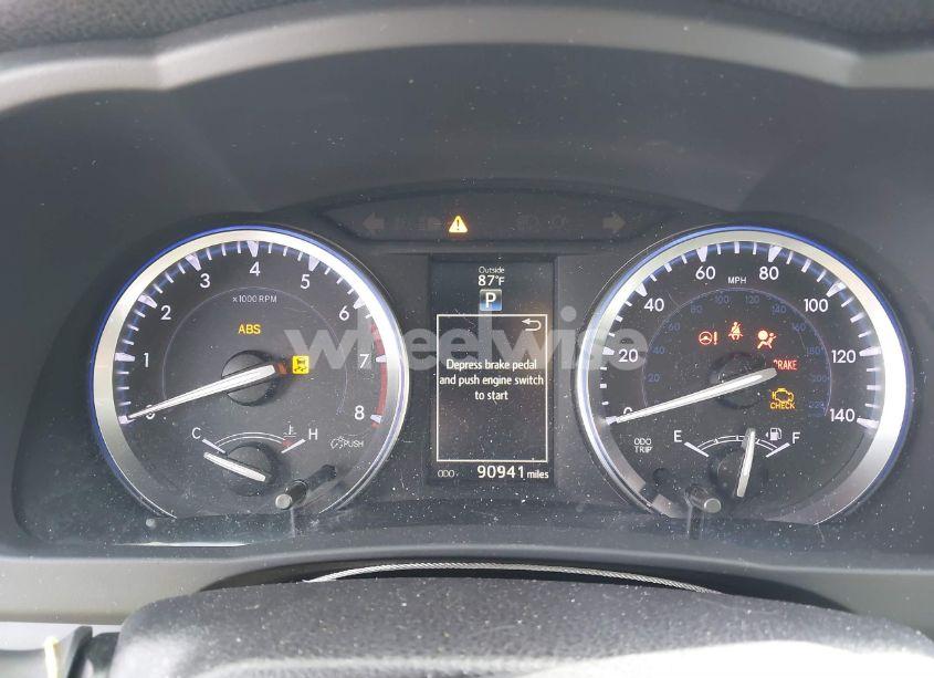 Photo 7 of 2016 Toyota Highlander XLE V6 (VIN 5TDJKRFHXGS330915)