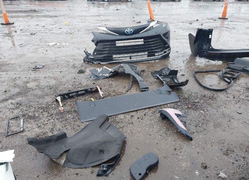 Photo 12 of 2022 Toyota Sienna XLE (VIN 5TDJRKEC0NS089436)