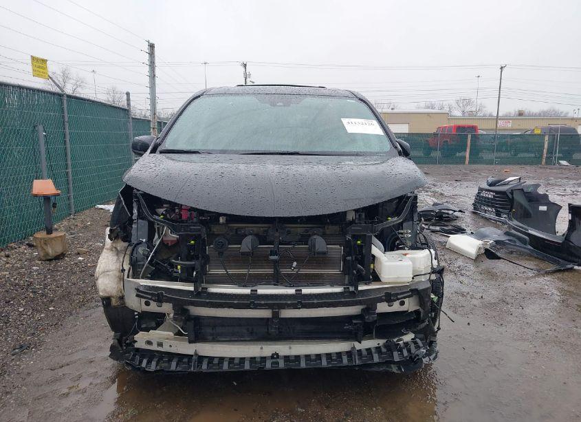 Photo 13 of 2022 Toyota Sienna XLE (VIN 5TDJRKEC0NS089436)